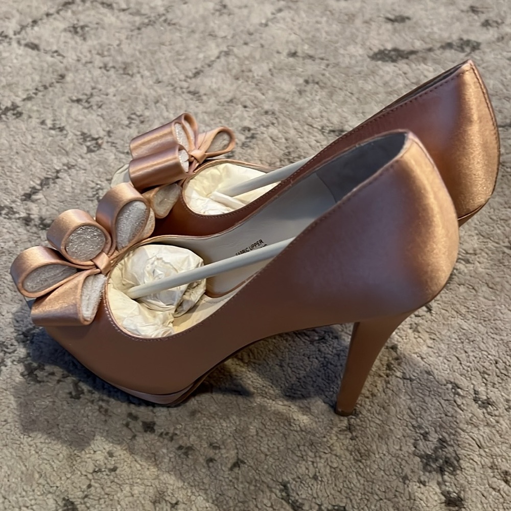 Vera Wang Light Pink Blush Satin Bow Platform HighHeels 7 1/2 Wedding - Picture 5 of 6